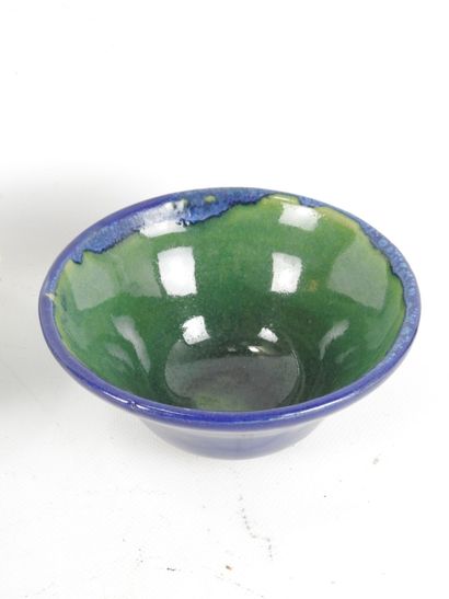 Lot composed of:
-Ceramic bowl with cracked...