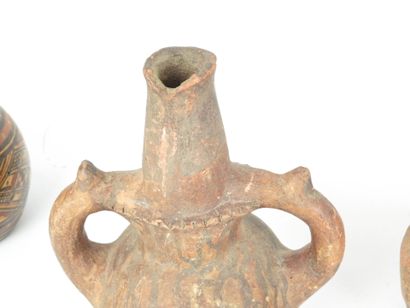 BERBERE - Kabylie : Quatre vases en terre...