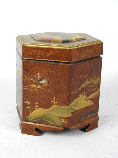 JAPON - Epoque MEIJI : Coffret hexagonal...