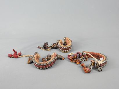 Three bracelets. D. approx. 10 cm