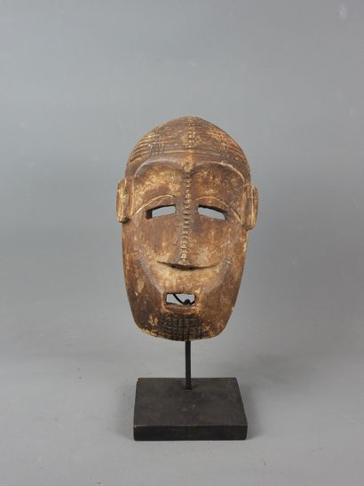 Ivory Coast dance mask.
 H. 31 cm.