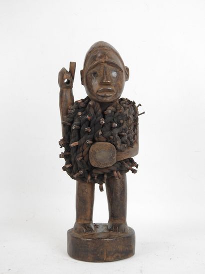 CONGO. Statue fétiche à clous type Nkisi...