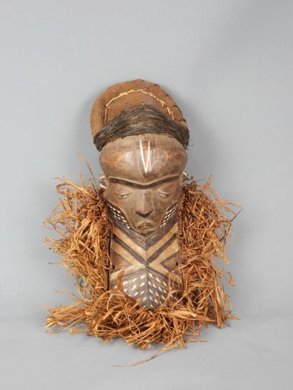 PENDE, Democratic Republic of Congo.

Wood,...