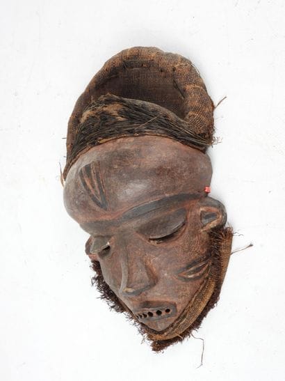PENDE, Democratic Republic of the Congo.
Wood,...