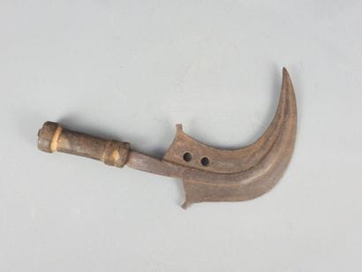 Sickle-type weapon, MANGBETU, Democratic...