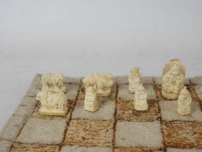 MONGOLIE : JEUX D'ECHECS. Plateau en laine...