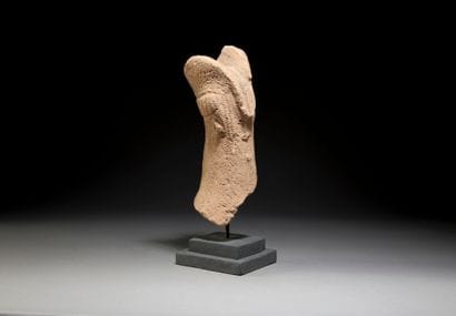 Terracotta funerary head, BURA, Niger.
Height:...