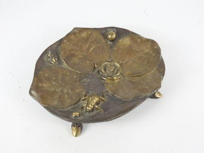 JAPAN: Bronze bowl with frog and water lily...