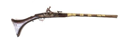 ARMES à FEU. Moukkala courte à monture en...
