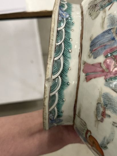 CHINE : Coupe de forme navette sur piédouche...