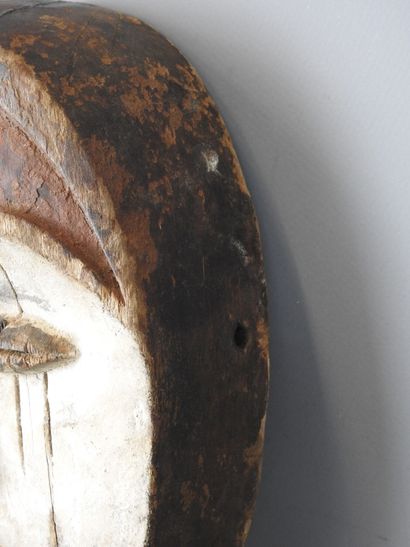 GABON
Vuvi dance mask, wood and pigment....