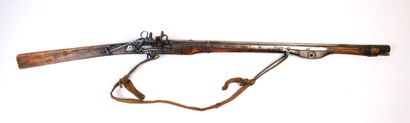 ARMES à FEU. Fusil tibétain à mèche, monture...