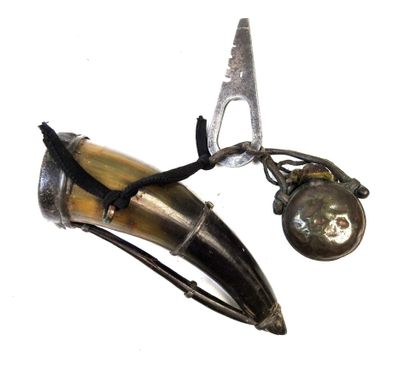 ARMES à FEU. Fusil tibétain à mèche, monture...