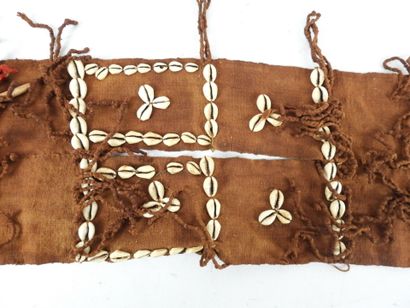 AFRIQUE : Ceinture en tissu marron brodée...