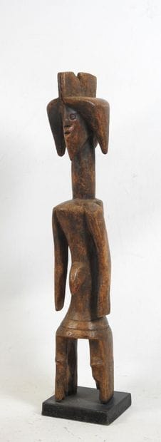 MUMUYE - Nigeria : Bois patine brune. Statue...