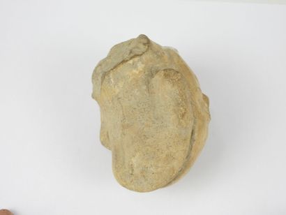 MEXICO : Head of a Zayarit homma. Stone sculpture....