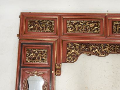 CHINE : Grand panneau de surplomb et d'encadrement...