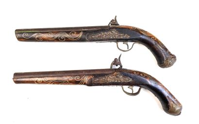 ARMES à FEU. Paire de pistolets à silex à...