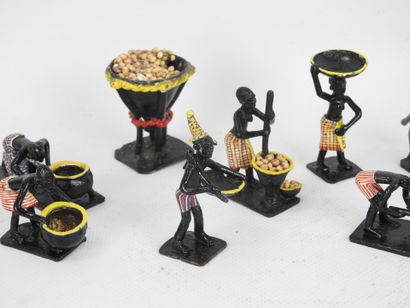 BURKINA FASO - MOSSI : Groupe de 15 personnages...