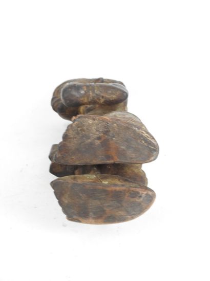 LULUA - Congo. Statue d'ancêtre vêtue d'un...