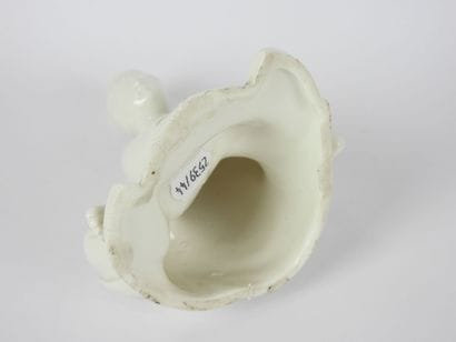 Statuette de Guanyin en porcelaine blanc...