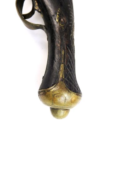 ARMES à FEU. Pistolet à silex à monture en...