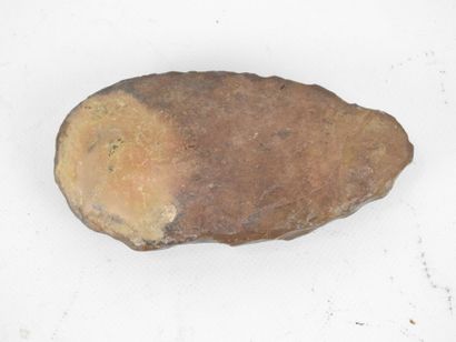 Biface en silex, Sahara
Dim: 17,5x9 cm.