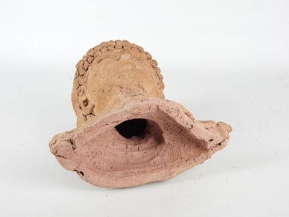 Terracotta bust. H. 25 cm.