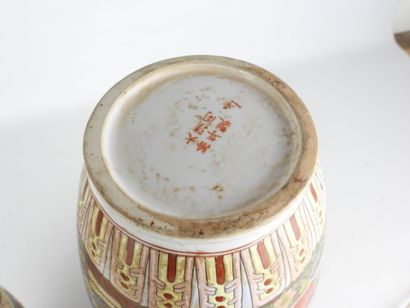 CANTON, China: Pair of porcelain vases with...