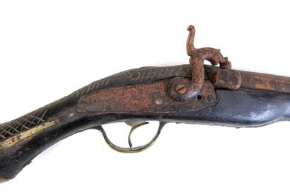 ARMES à FEU. Pistolet à silex à monture en...
