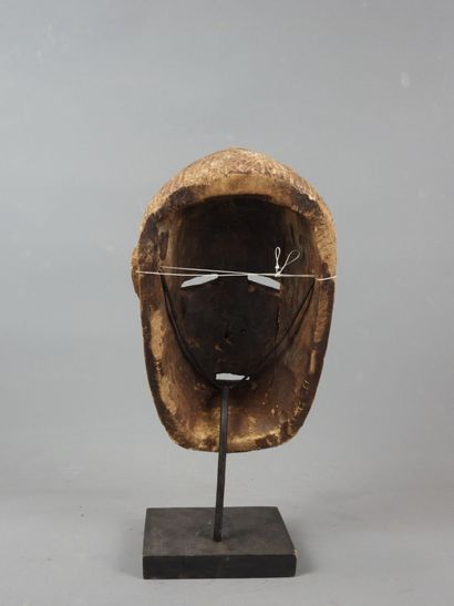 Ivory Coast dance mask.
 H. 31 cm.