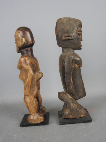 LOBI, Burkina Faso.
Deux anciennes statues...