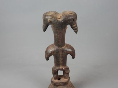 Statue cultuelle, IGBO, Nigéria.
Bois, patine...