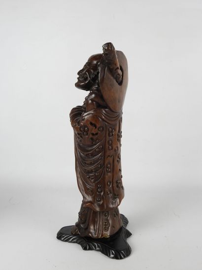 JAPON : Dignitaire. Sculpture en bois. H....