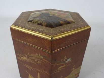 JAPON - Epoque MEIJI : Coffret hexagonal...