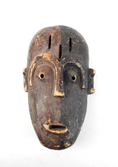 LENGOLA, Democratic Republic of the Congo.
Wood,...