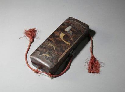 JAPON.
Boîte laquée à messages «Fumibako»...