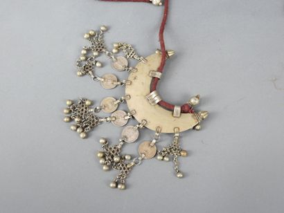 INDIA: Bracelet and necklace. D. approx....