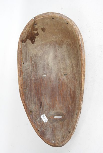 GABON. Copie masque Fang en bois sculpté...