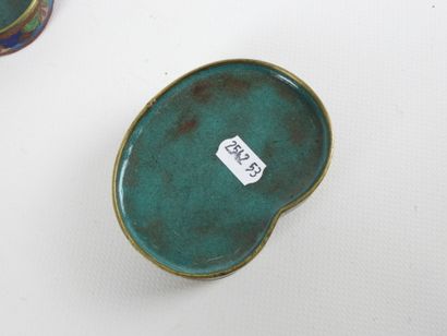 JAPAN: Box with cloisonné enamel decoration...