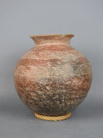 ECUADOR (?): Terracotta short-necked ball...