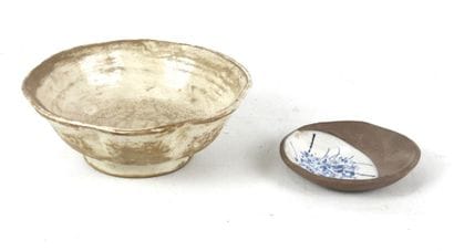 CHINE : Coupe en grès émaillé crème. Marque...
