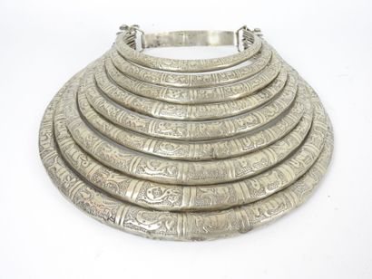 NECKLACE, nine rows, in metal presumed to...