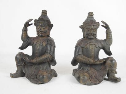 CHINA, QIANLONG style:
Pair of foreign figures...