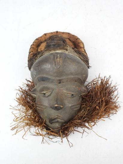 PENDE, Democratic Republic of the Congo.
Wood,...