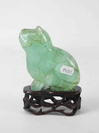 CHINE : Animal fantastique en pierre verte...