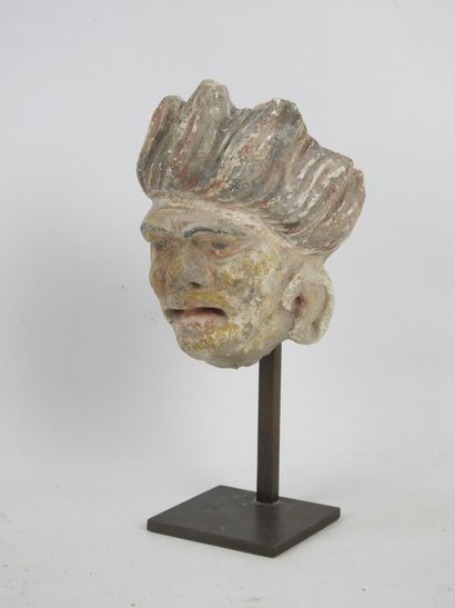 Gandhara art. Male head in stucco with significant...