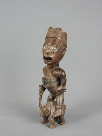 VILI, Kongo, République Démocratique du Congo.

Statue...