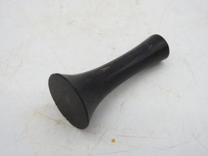 Oceania (Vanuatu?). Antique earring in black...