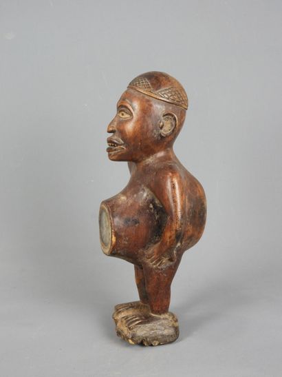 VILI, Kongo, République Démocratique du Congo.

Bois,...